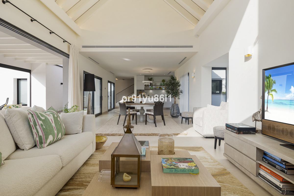 Se vende Villa - Chalet de 4 dormitorios en Costa Del Sol, Málaga, España
