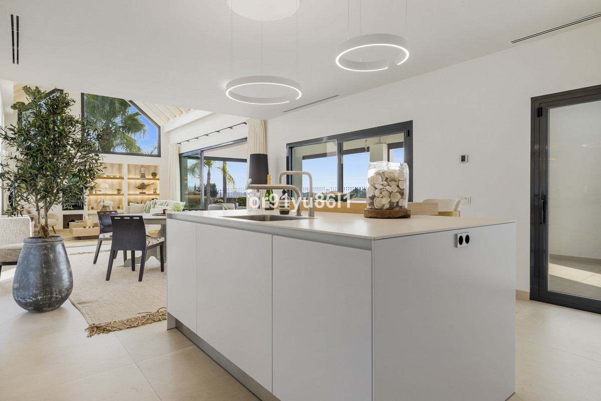 Se vende Villa - Chalet de 4 dormitorios en Costa Del Sol, Málaga, España