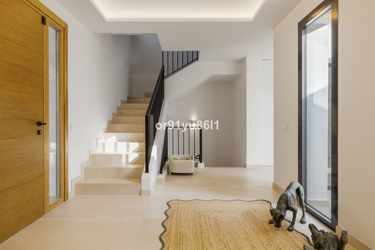 Se vende Villa - Chalet de 4 dormitorios en Costa Del Sol, Málaga, España