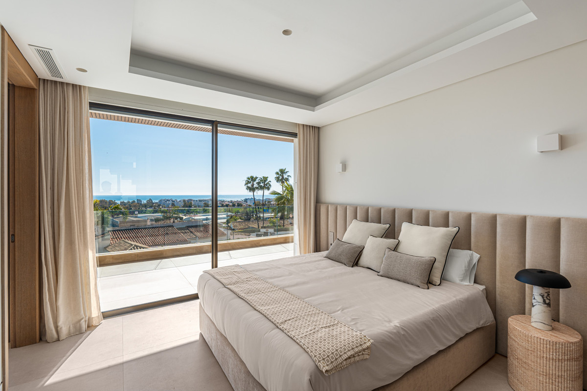 5 Bed Townhouse for sale in Málaga Centro Costa Del Sol, Málaga, Spain