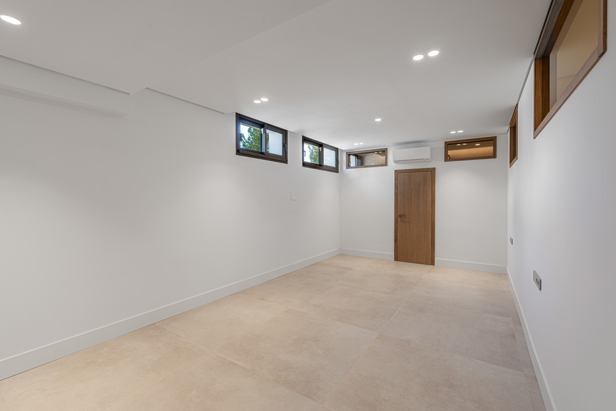 5 Bed Townhouse for sale in Málaga Centro Costa Del Sol, Málaga, Spain