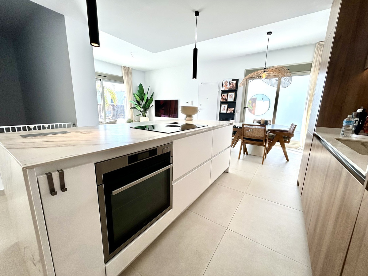 Se vende Villa - Chalet de 4 dormitorios en Costa Blanca, Alicante, España