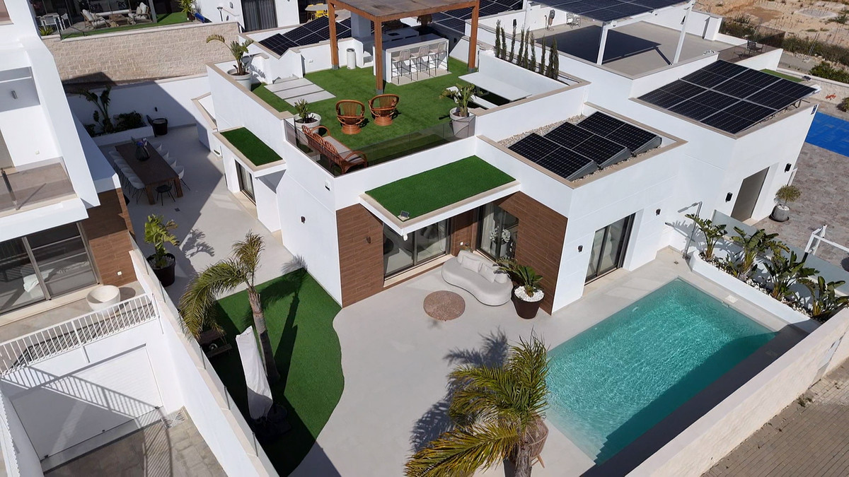 Se vende Villa - Chalet de 4 dormitorios en Costa Blanca, Alicante, España
