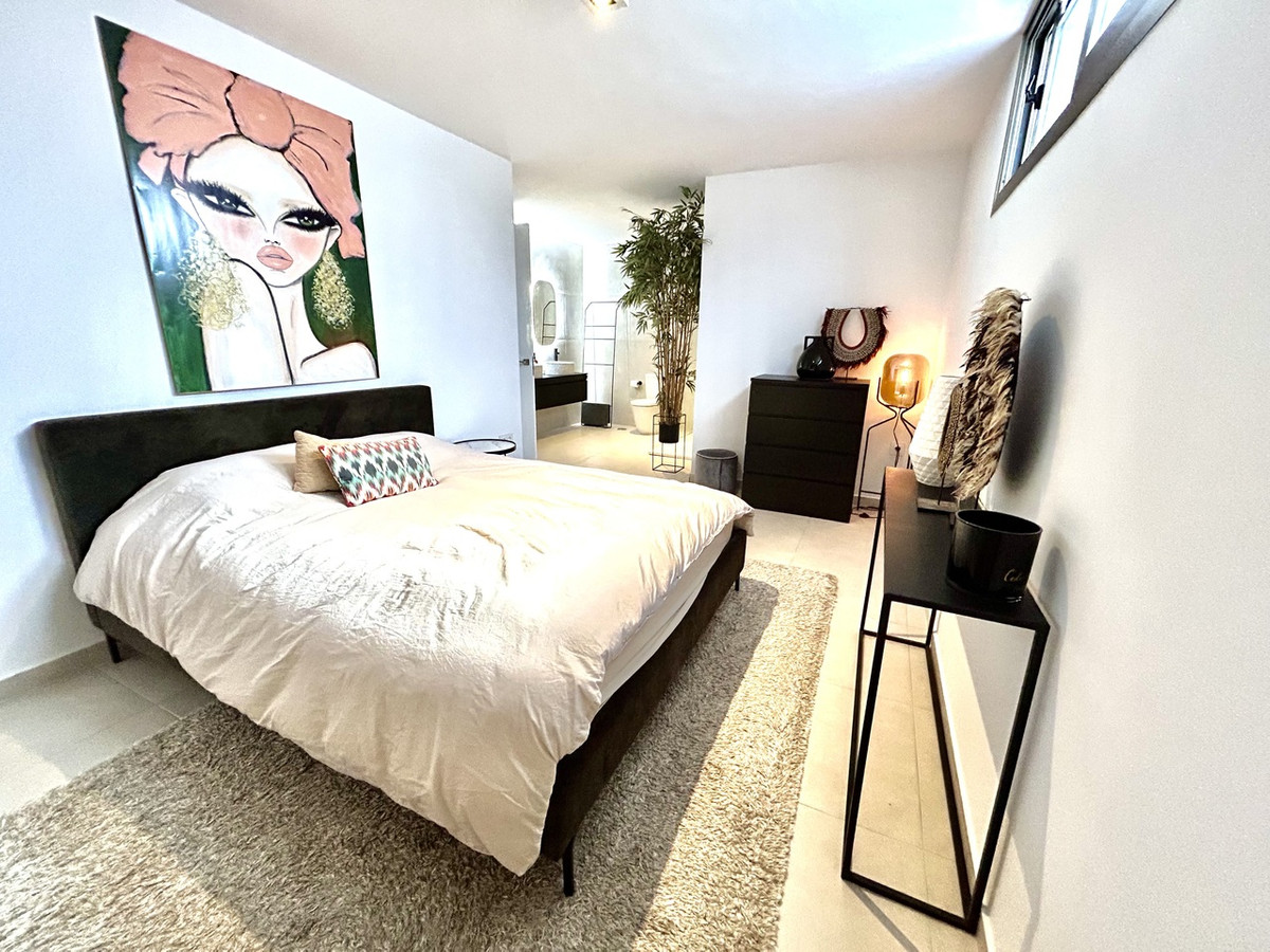 Se vende Villa - Chalet de 4 dormitorios en Costa Blanca, Alicante, España