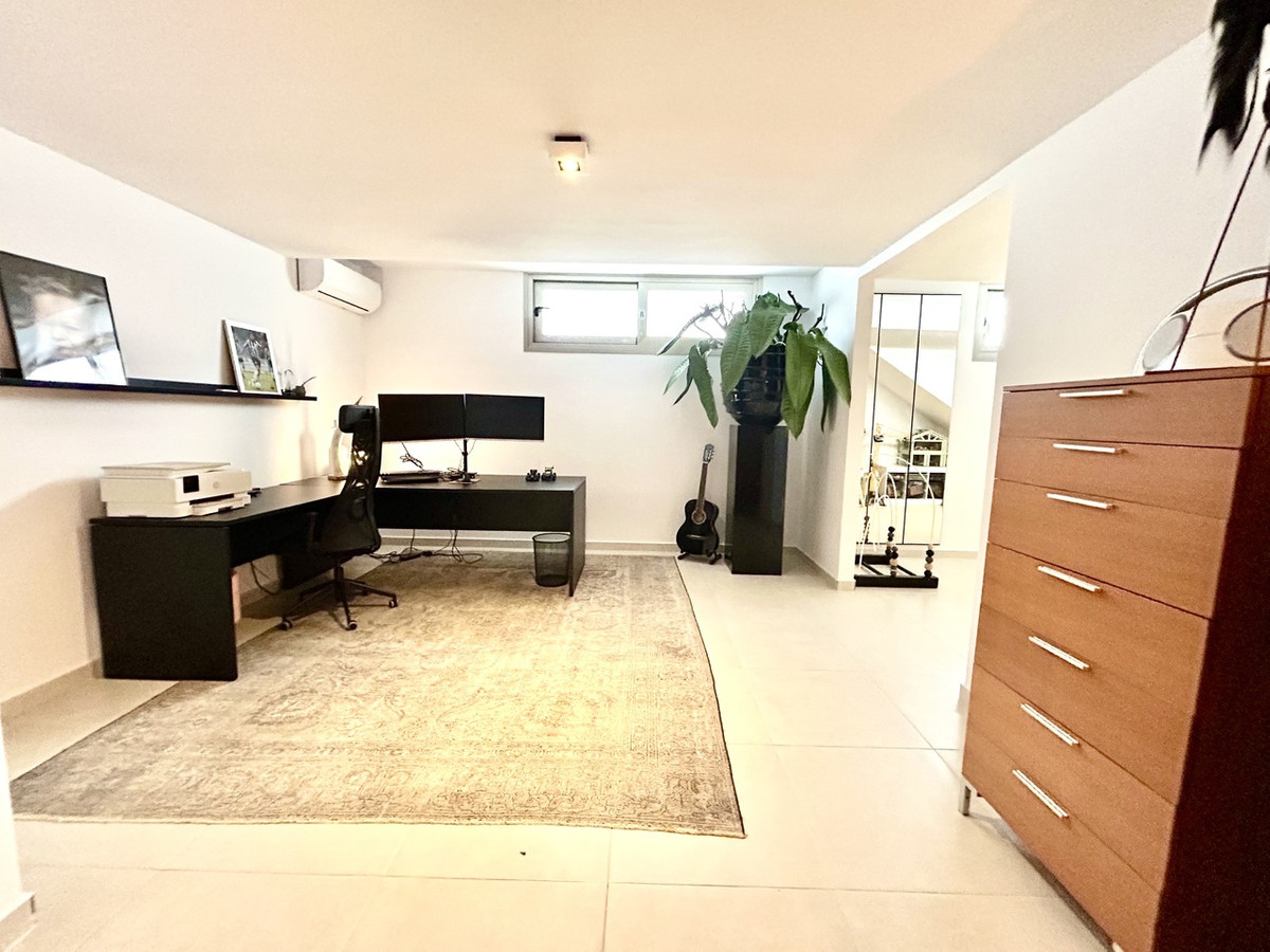 Se vende Villa - Chalet de 4 dormitorios en Costa Blanca, Alicante, España