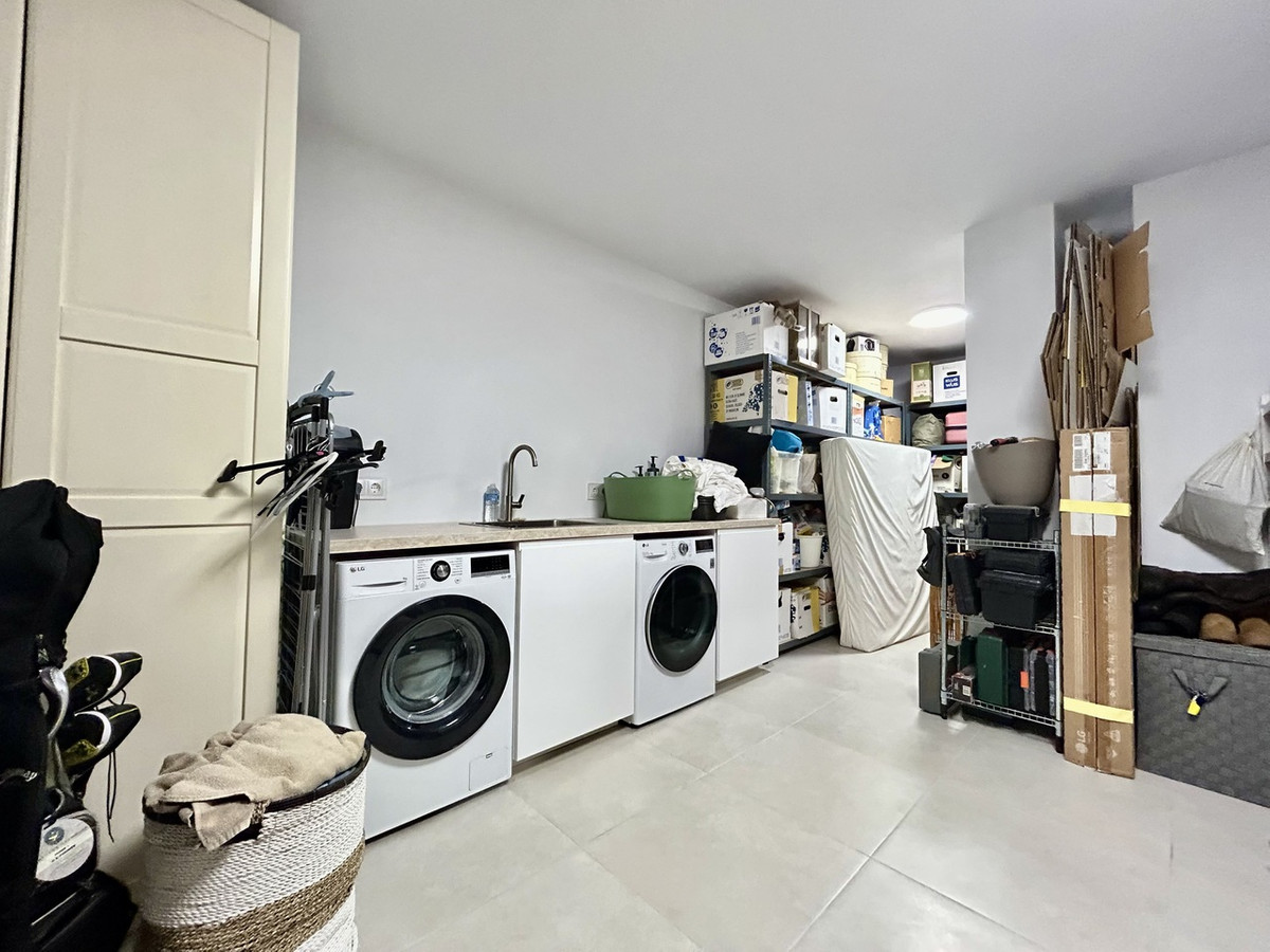 Se vende Villa - Chalet de 4 dormitorios en Costa Blanca, Alicante, España