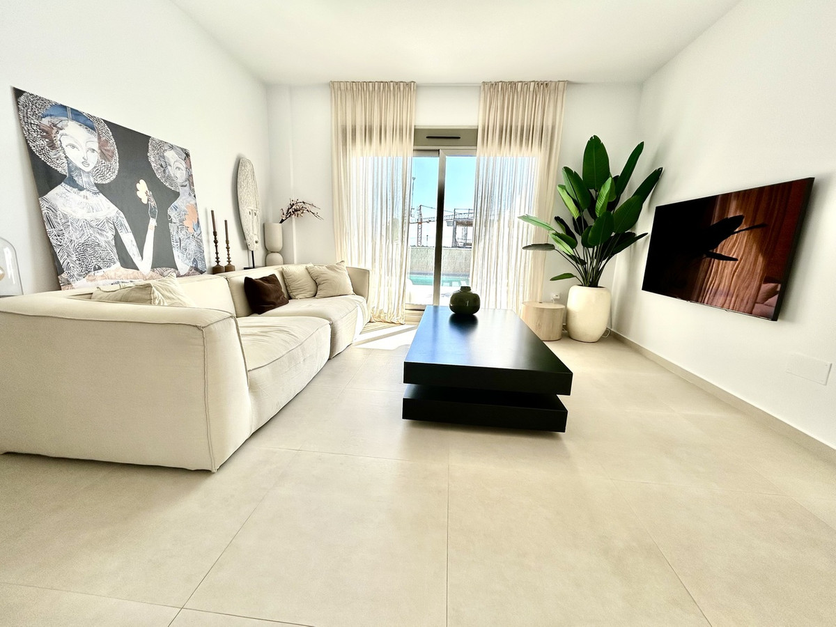 Se vende Villa - Chalet de 4 dormitorios en Costa Blanca, Alicante, España