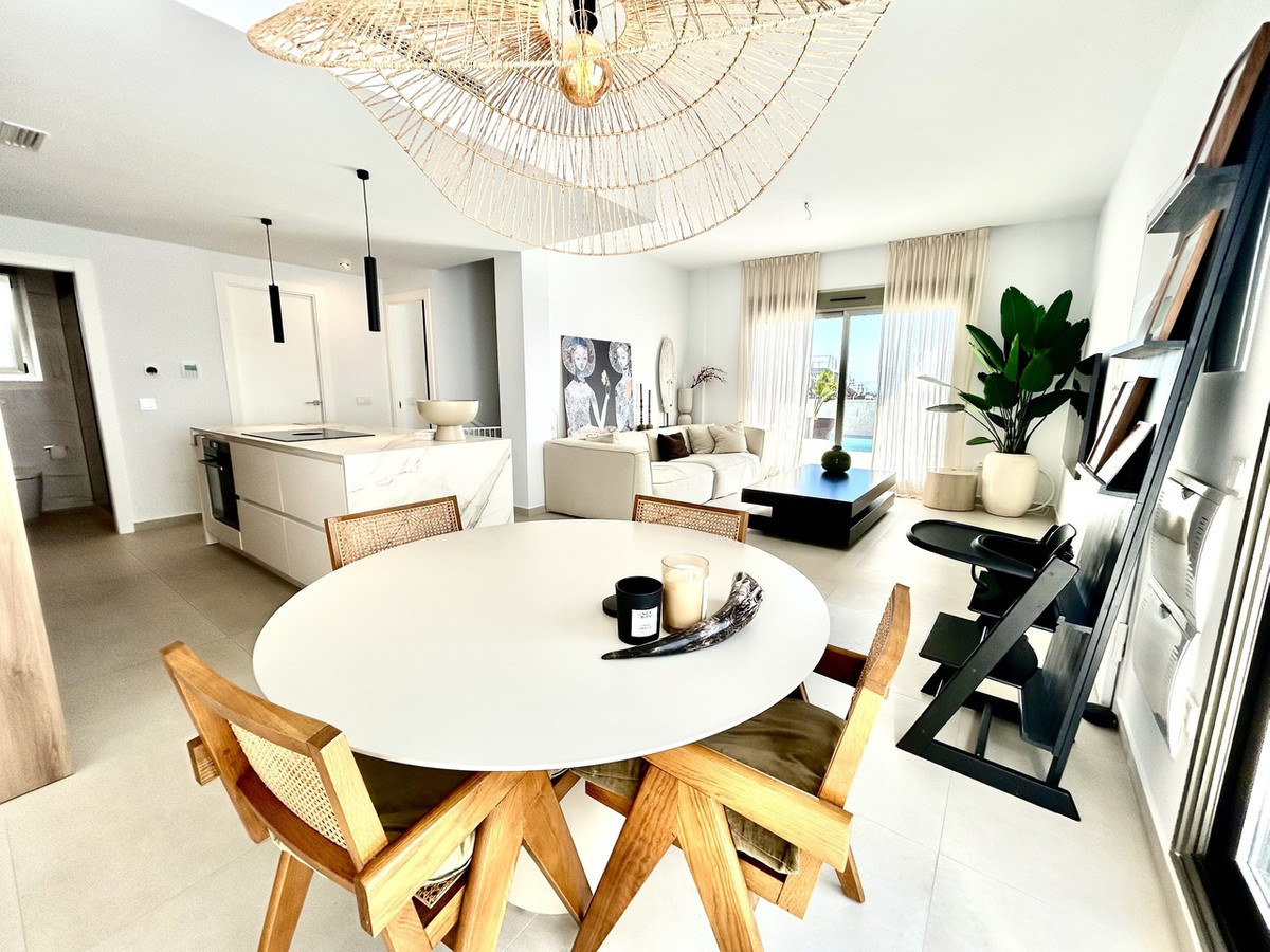 Se vende Villa - Chalet de 4 dormitorios en Costa Blanca, Alicante, España