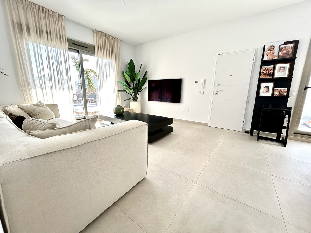 Se vende Villa - Chalet de 4 dormitorios en Costa Blanca, Alicante, España