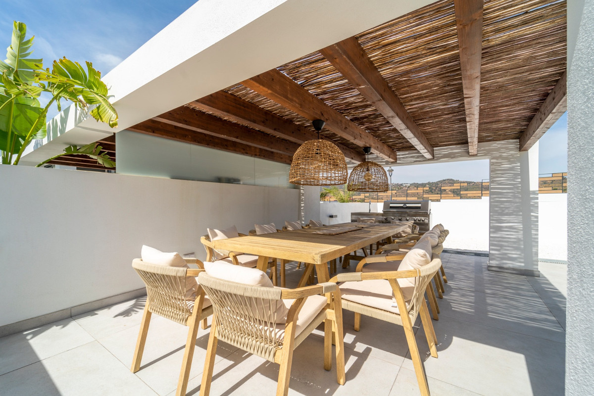 3 Bed Apartment for sale in Marbella Costa Del Sol, Málaga, Spain