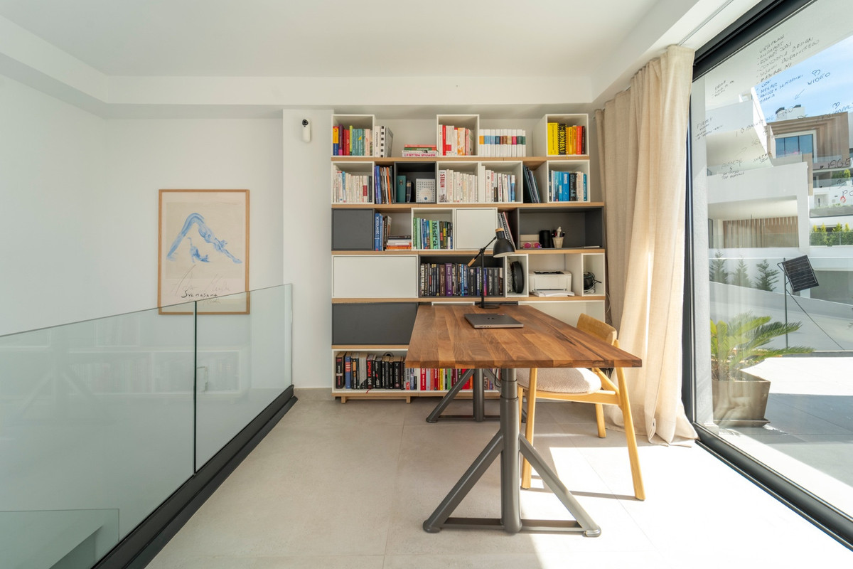 3 Bed Apartment for sale in Marbella Costa Del Sol, Málaga, Spain