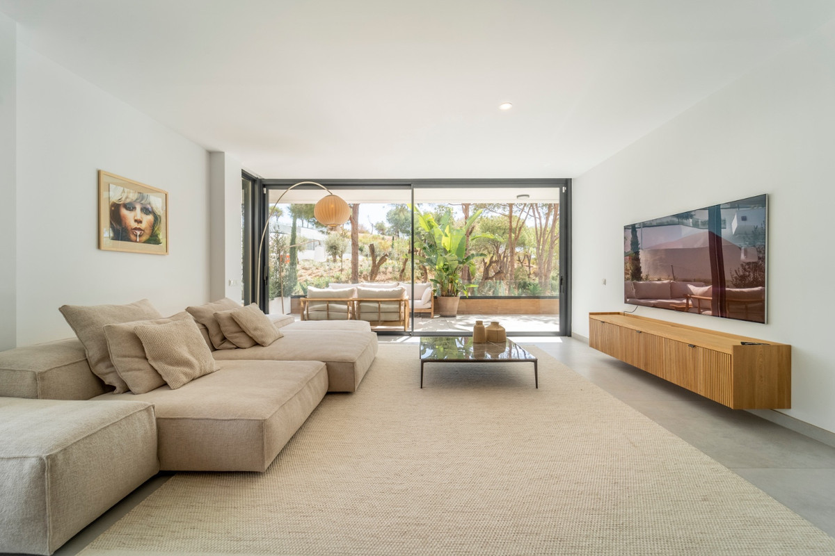 3 Bed Apartment for sale in Marbella Costa Del Sol, Málaga, Spain