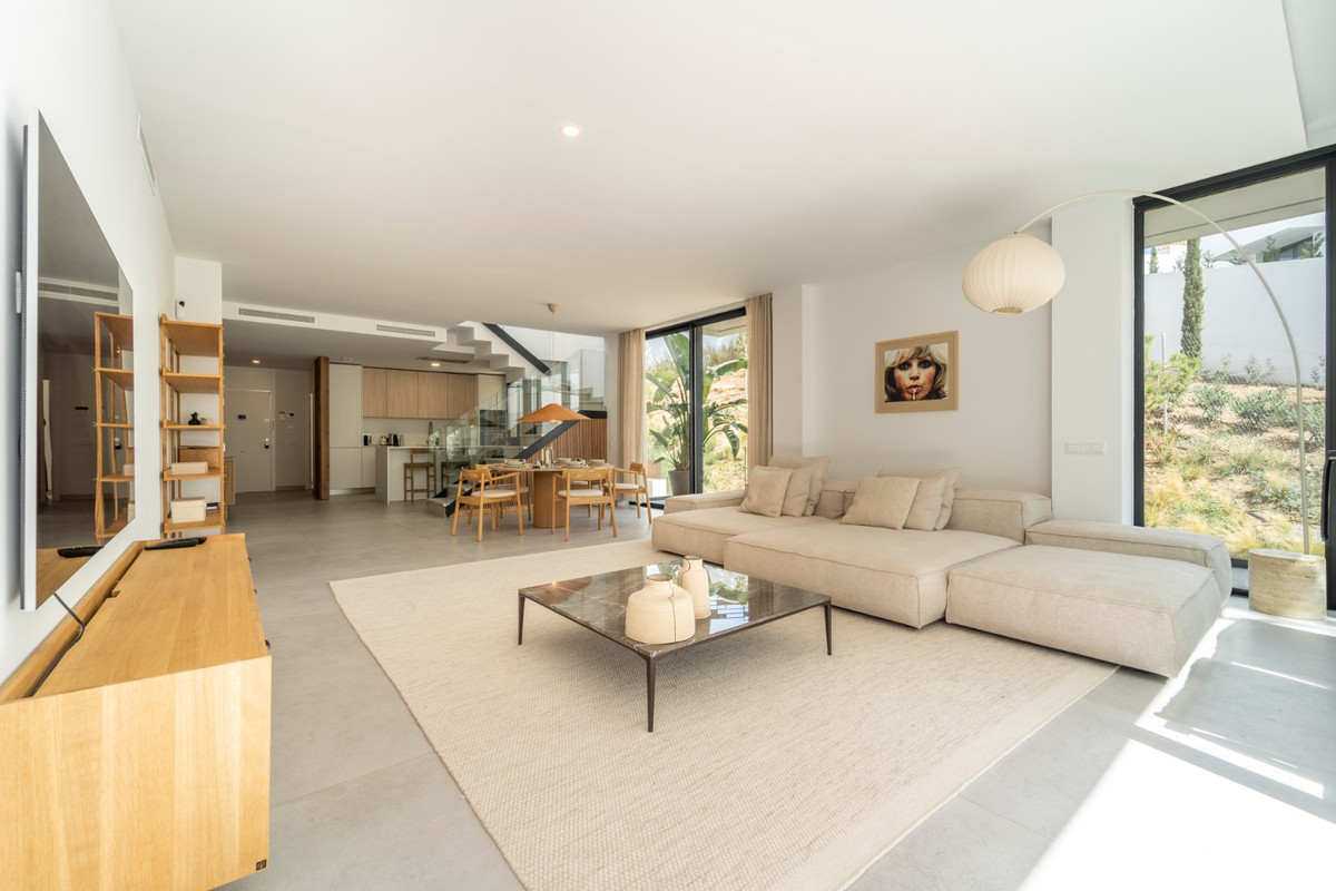 3 Bed Apartment for sale in Marbella Costa Del Sol, Málaga, Spain