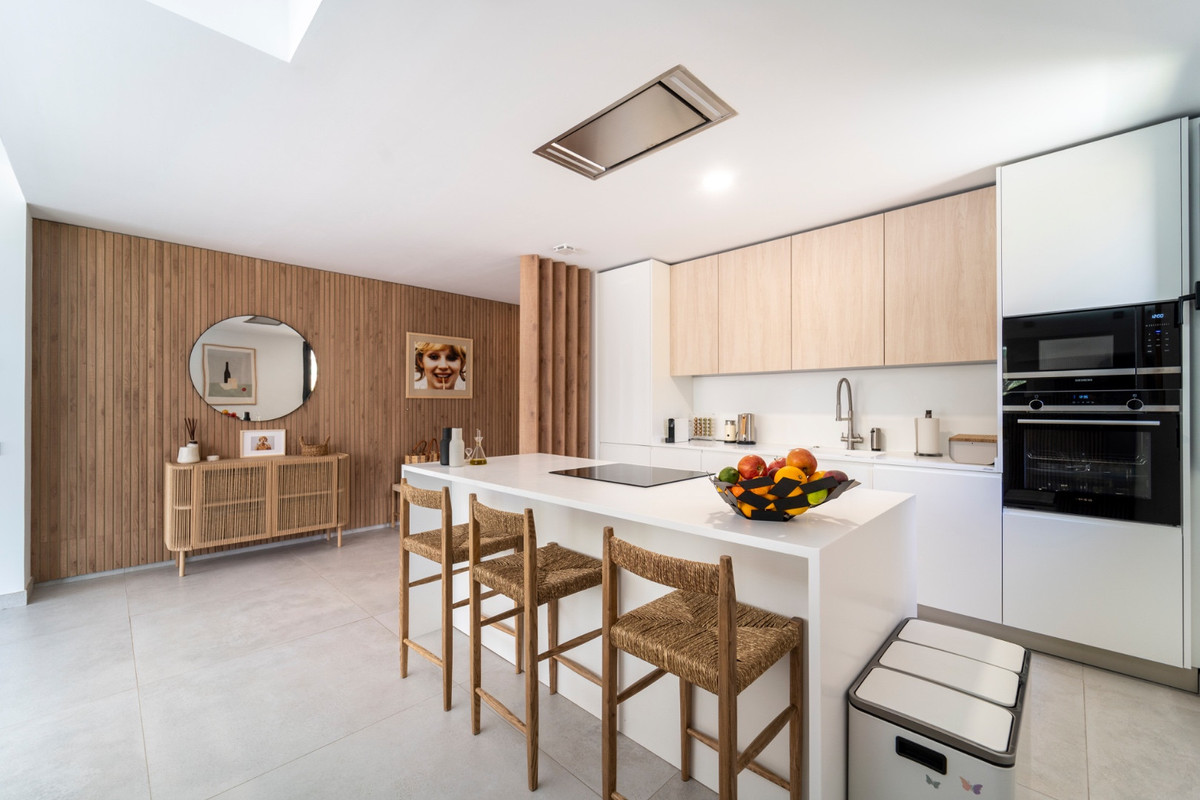 3 Bed Apartment for sale in Marbella Costa Del Sol, Málaga, Spain