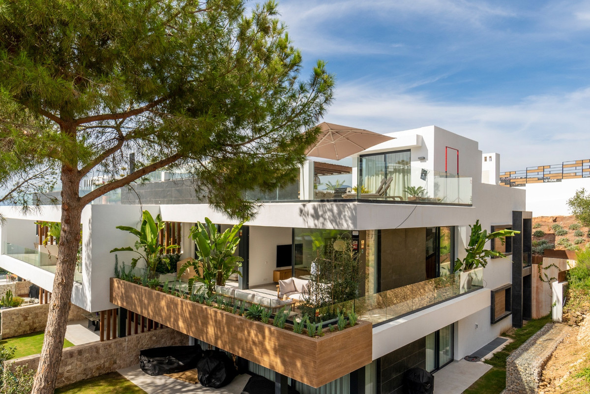 3 Bed Apartment for sale in Marbella Costa Del Sol, Málaga, Spain