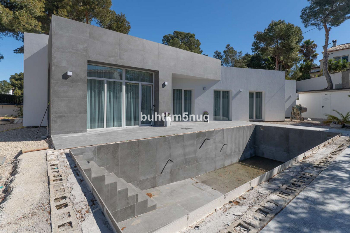 3 Bed Townhouse for sale in Calpe Costa Blanca, Alicante, Spain