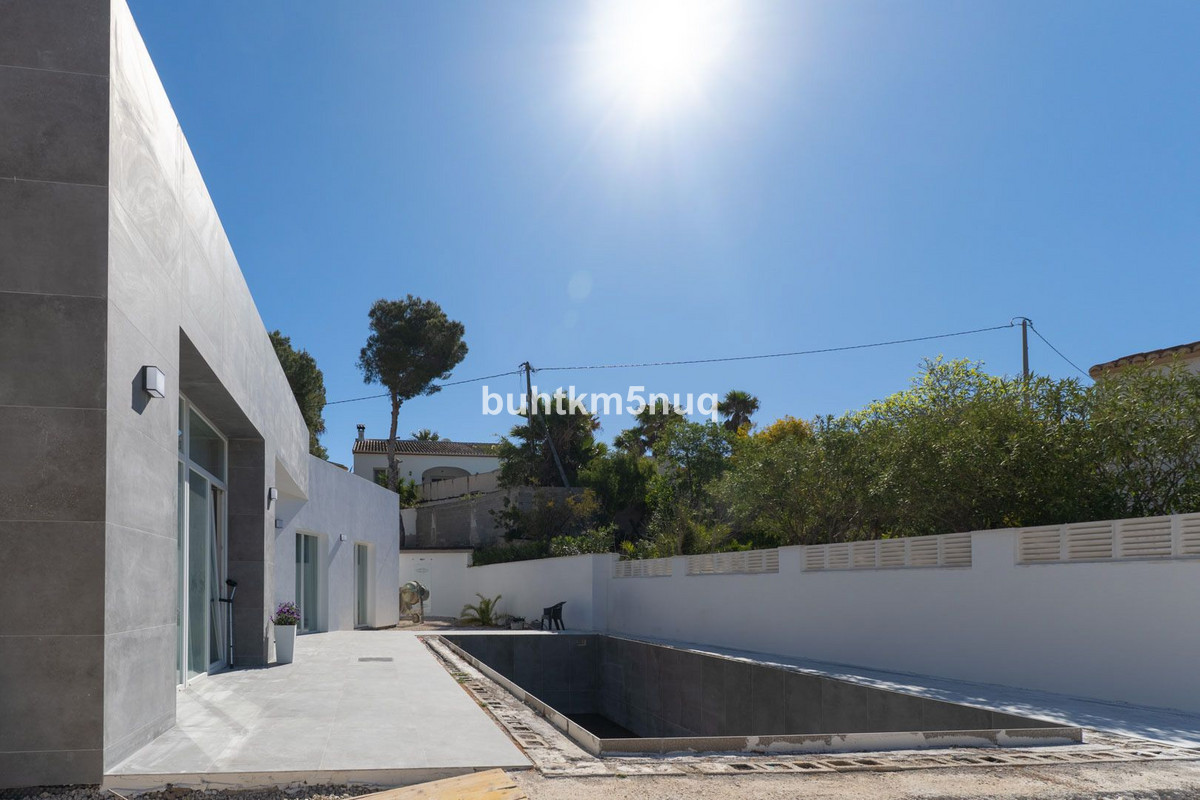 3 Bed Townhouse for sale in Calpe Costa Blanca, Alicante, Spain