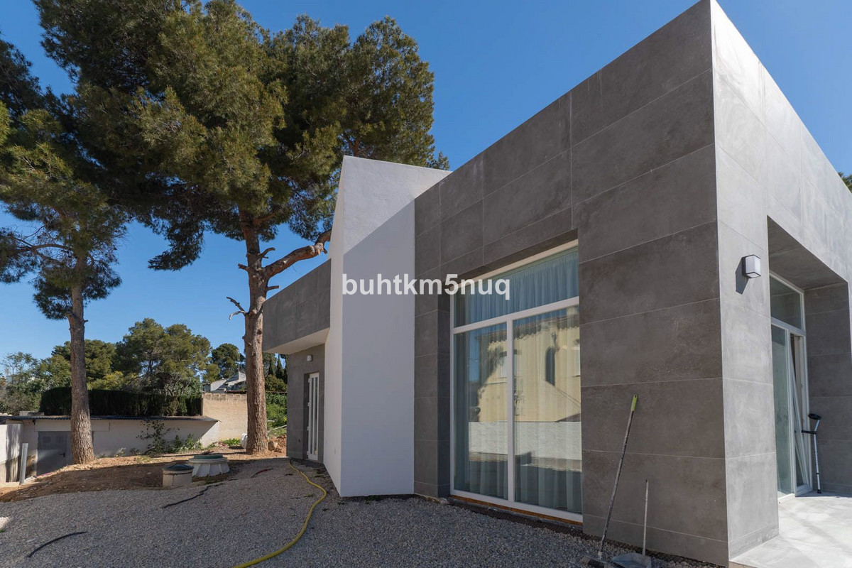 3 Bed Townhouse for sale in Calpe Costa Blanca, Alicante, Spain