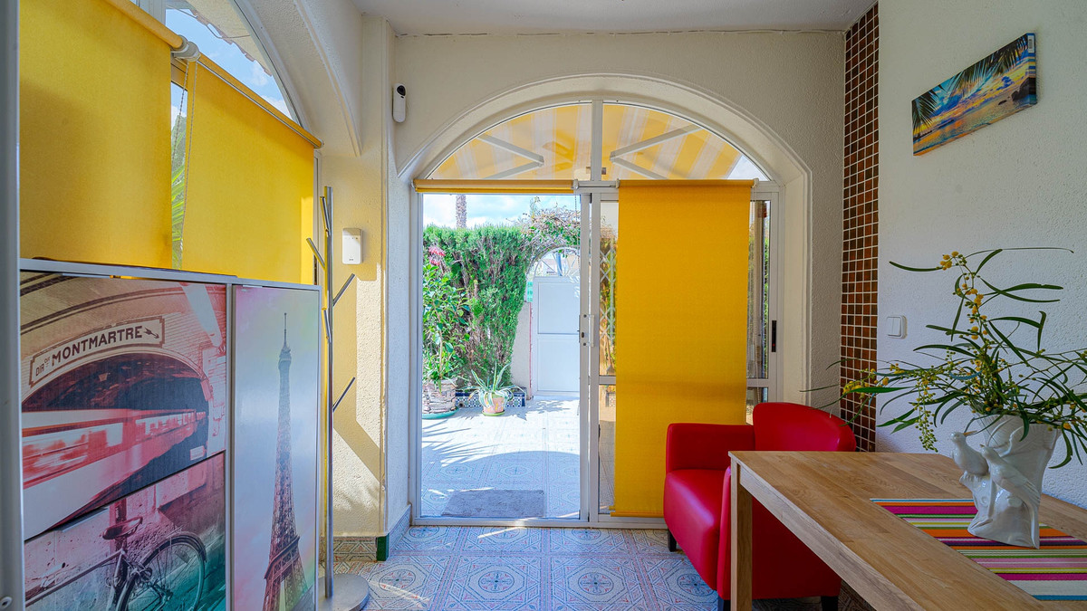 Se vende Apartamento Planta Baja de 2 dormitorios en Costa Blanca, Alicante, España
