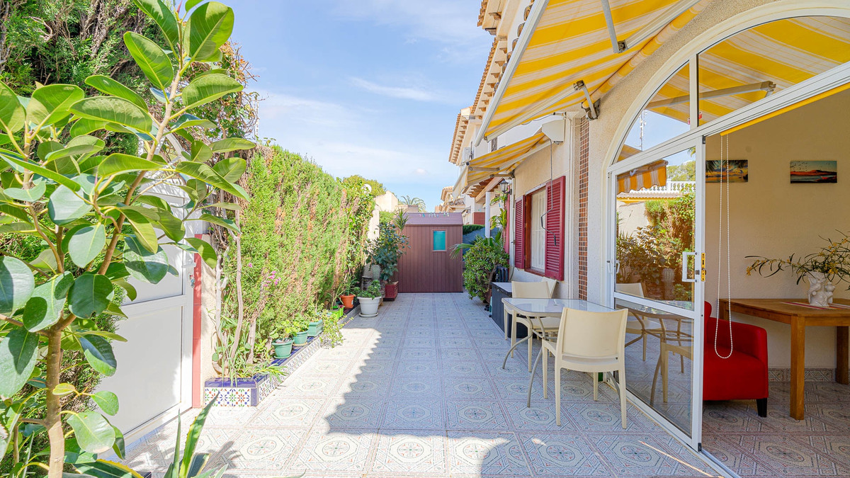 Se vende Apartamento Planta Baja de 2 dormitorios en Costa Blanca, Alicante, España