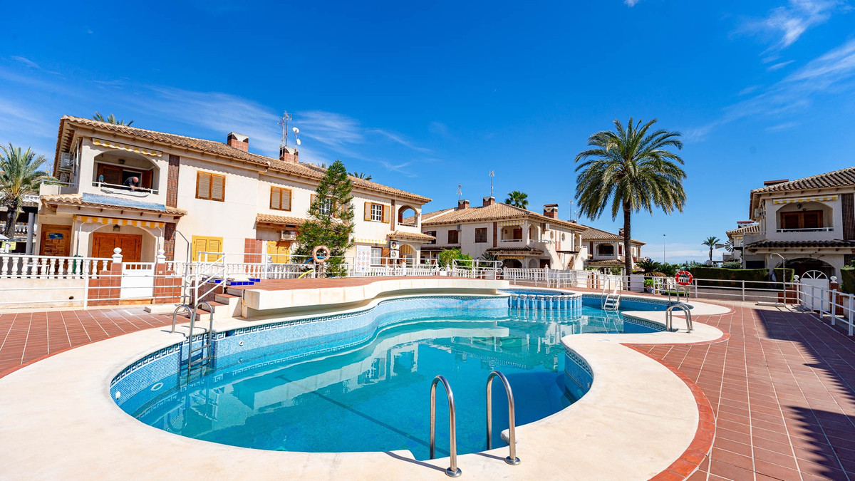 Se vende Apartamento Planta Baja de 2 dormitorios en Costa Blanca, Alicante, España