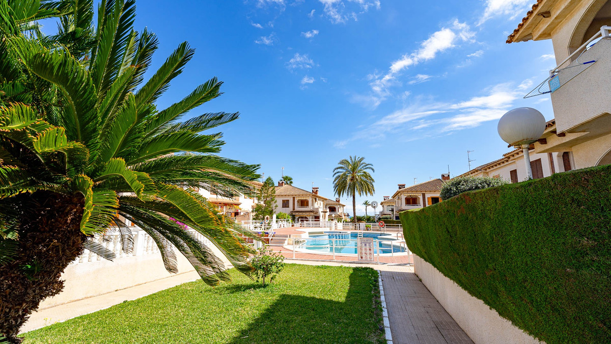 Se vende Apartamento Planta Baja de 2 dormitorios en Costa Blanca, Alicante, España