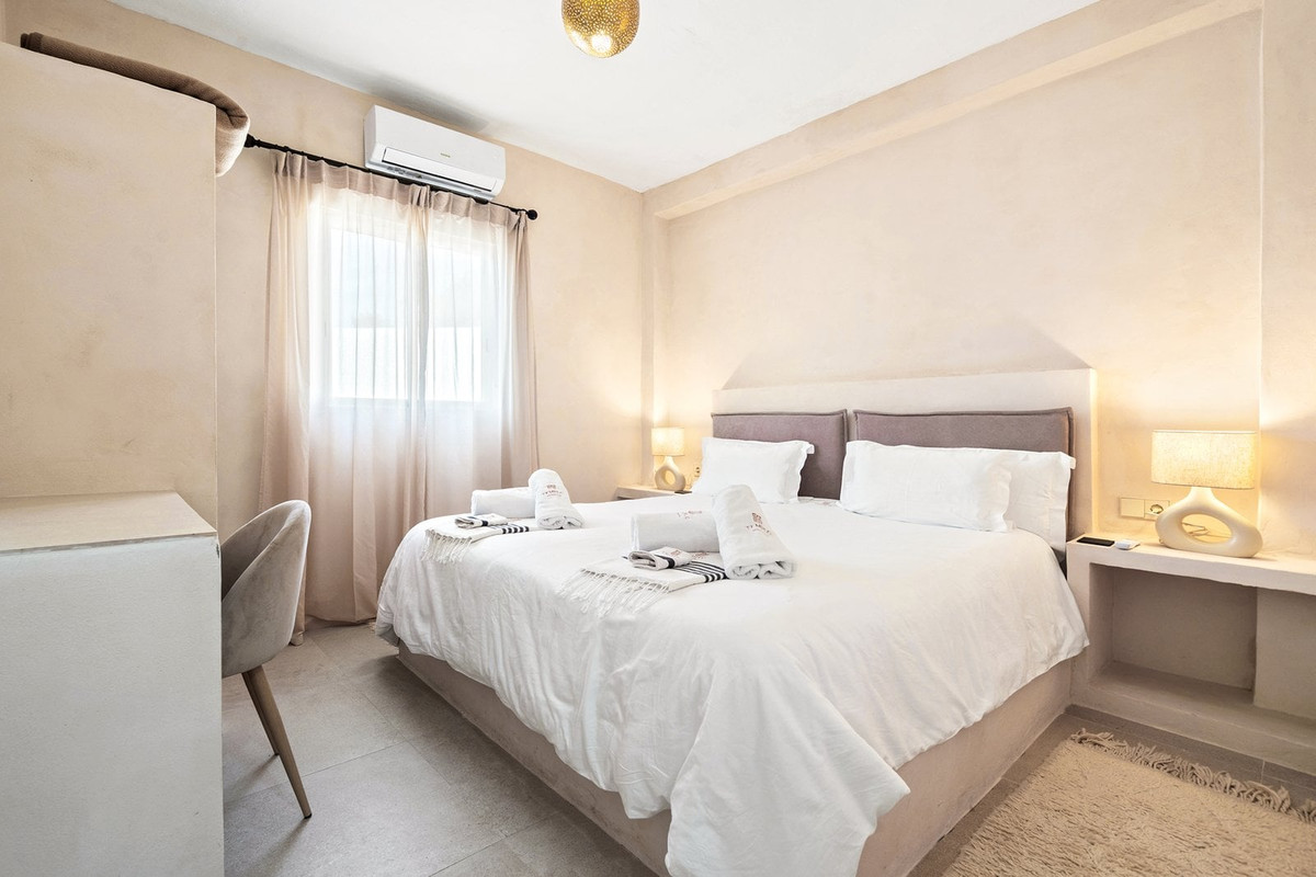 Se vende Hotel de 12 dormitorios en Costa Del Sol, Cadiz, España