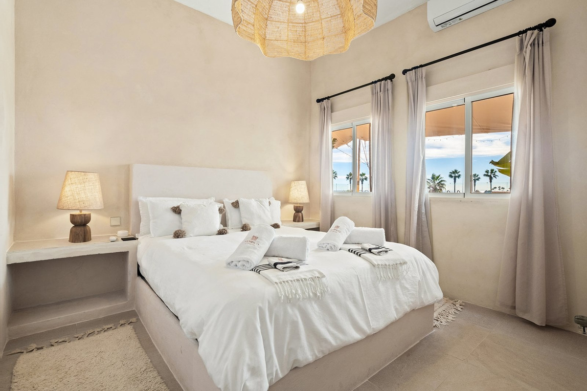 Se vende Hotel de 12 dormitorios en Costa Del Sol, Cadiz, España