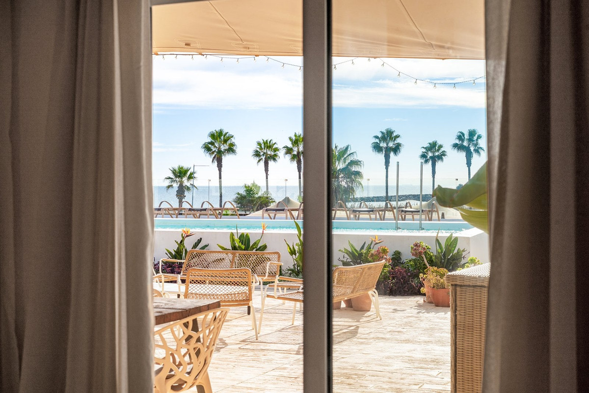 Se vende Hotel de 12 dormitorios en Costa Del Sol, Cadiz, España
