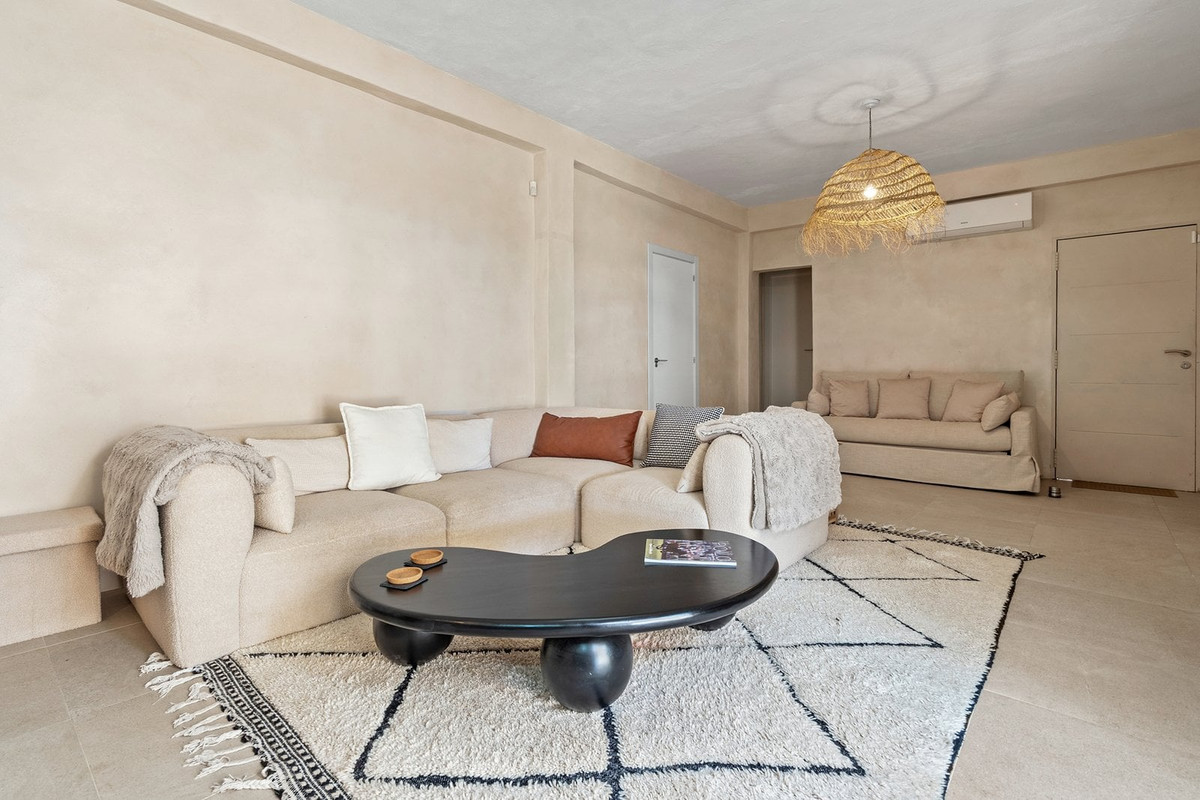 Se vende Hotel de 12 dormitorios en Costa Del Sol, Cadiz, España