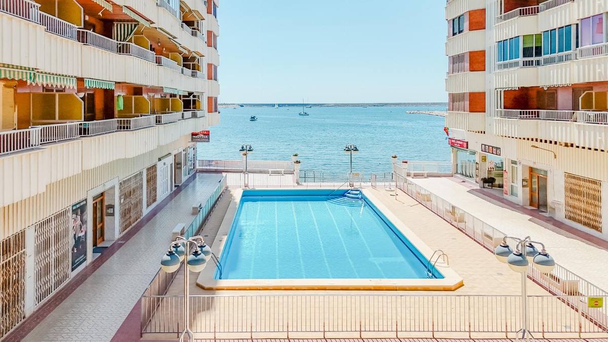 Se vende Apartamento Planta Media de 3 dormitorios en Costa Blanca, Alicante, España