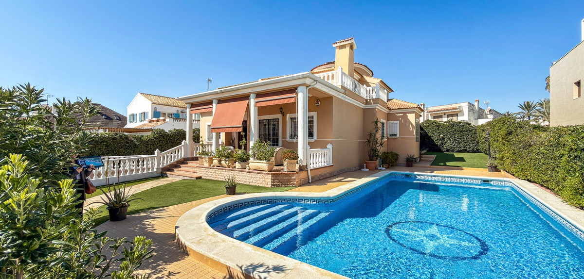5 Bed Townhouse for sale in Torrevieja Costa Blanca, Alicante, Spain