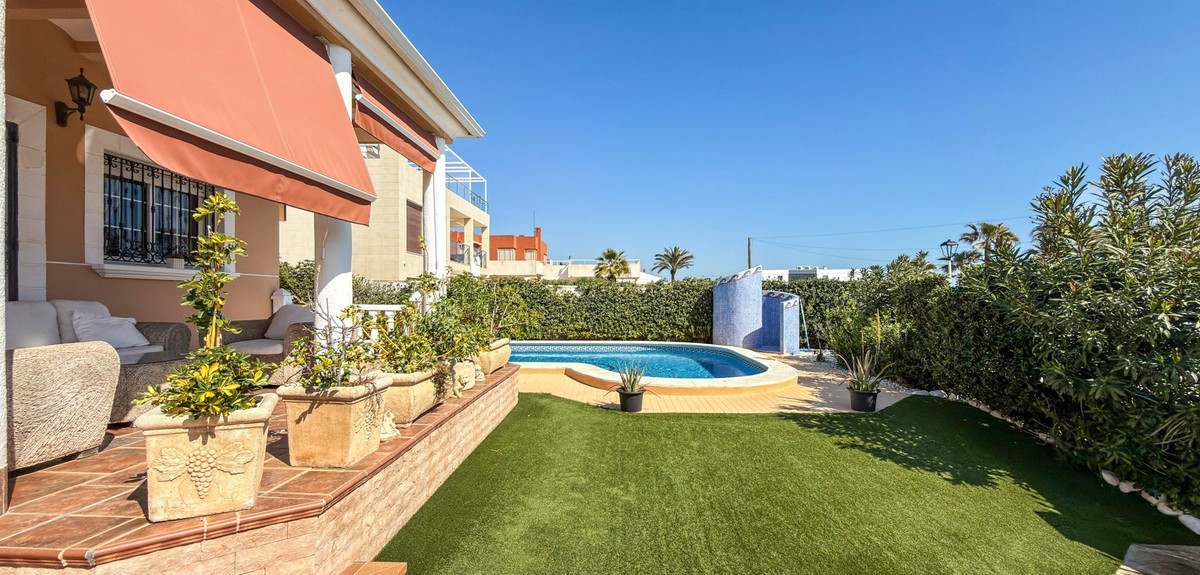 5 Bed Townhouse for sale in Torrevieja Costa Blanca, Alicante, Spain