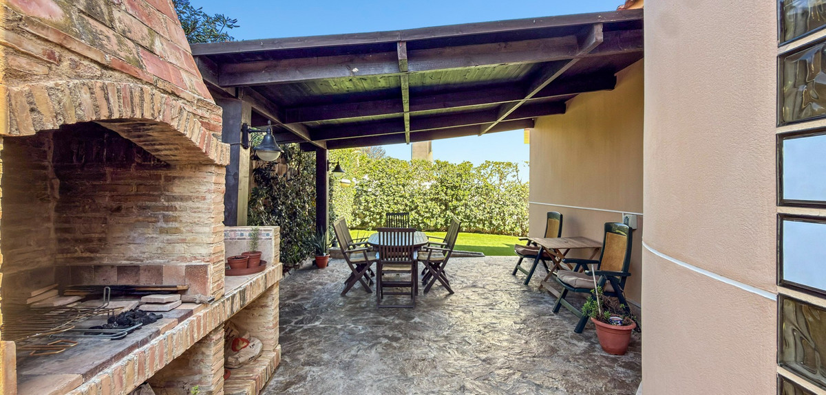 5 Bed Townhouse for sale in Torrevieja Costa Blanca, Alicante, Spain