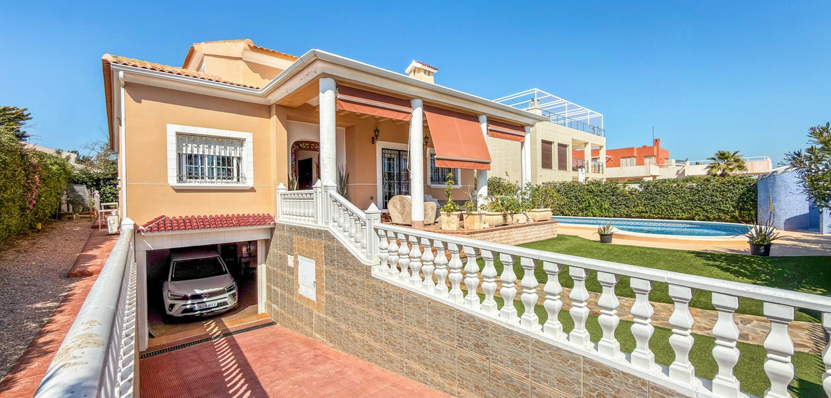 5 Bed Townhouse for sale in Torrevieja Costa Blanca, Alicante, Spain