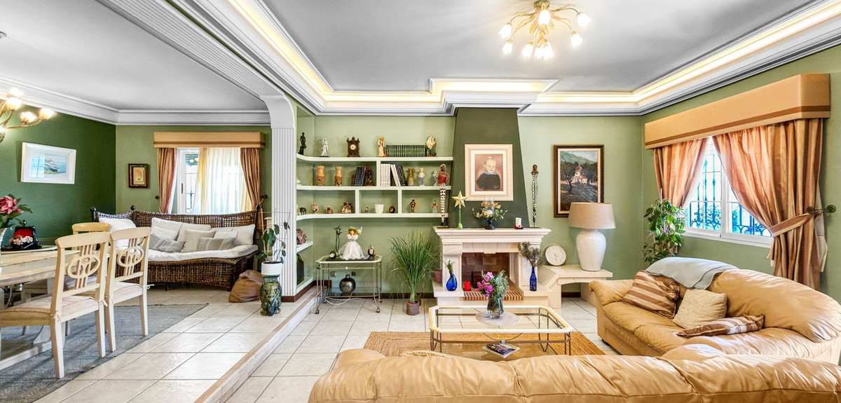5 Bed Townhouse for sale in Torrevieja Costa Blanca, Alicante, Spain