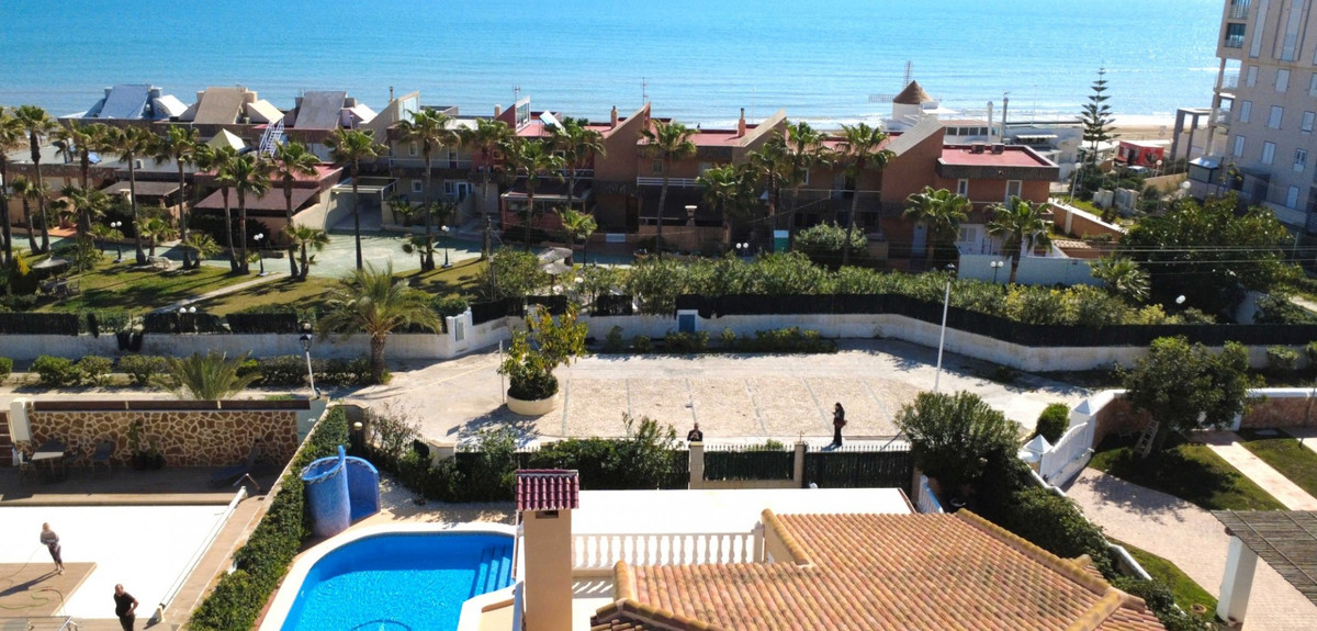 5 Bed Townhouse for sale in Torrevieja Costa Blanca, Alicante, Spain