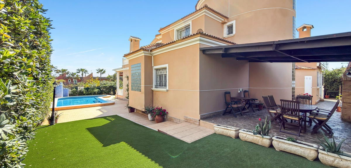 5 Bed Townhouse for sale in Torrevieja Costa Blanca, Alicante, Spain