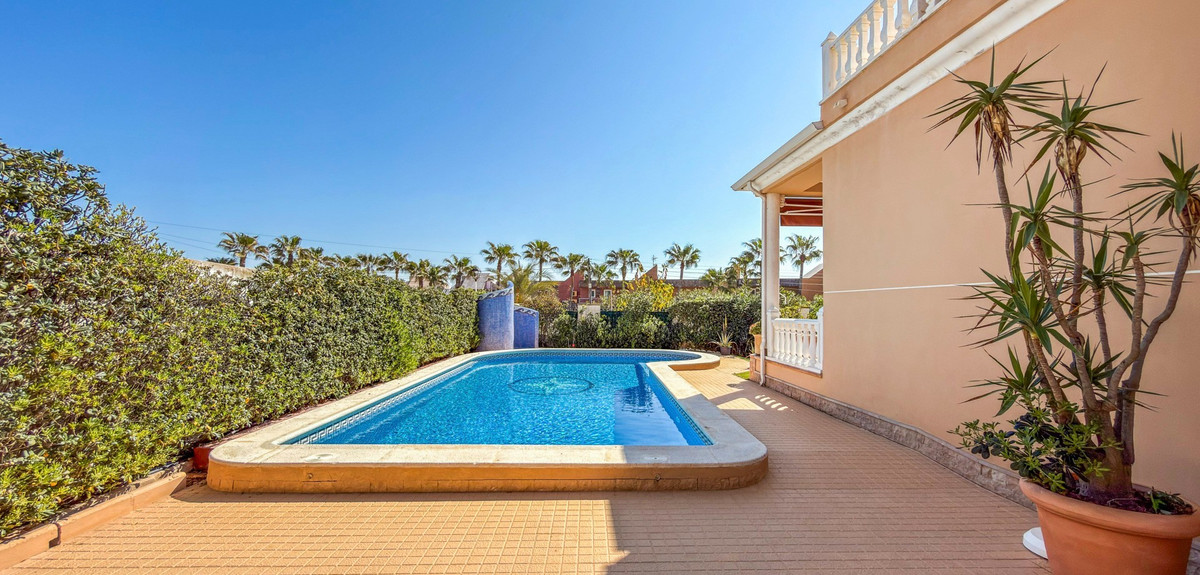 5 Bed Townhouse for sale in Torrevieja Costa Blanca, Alicante, Spain