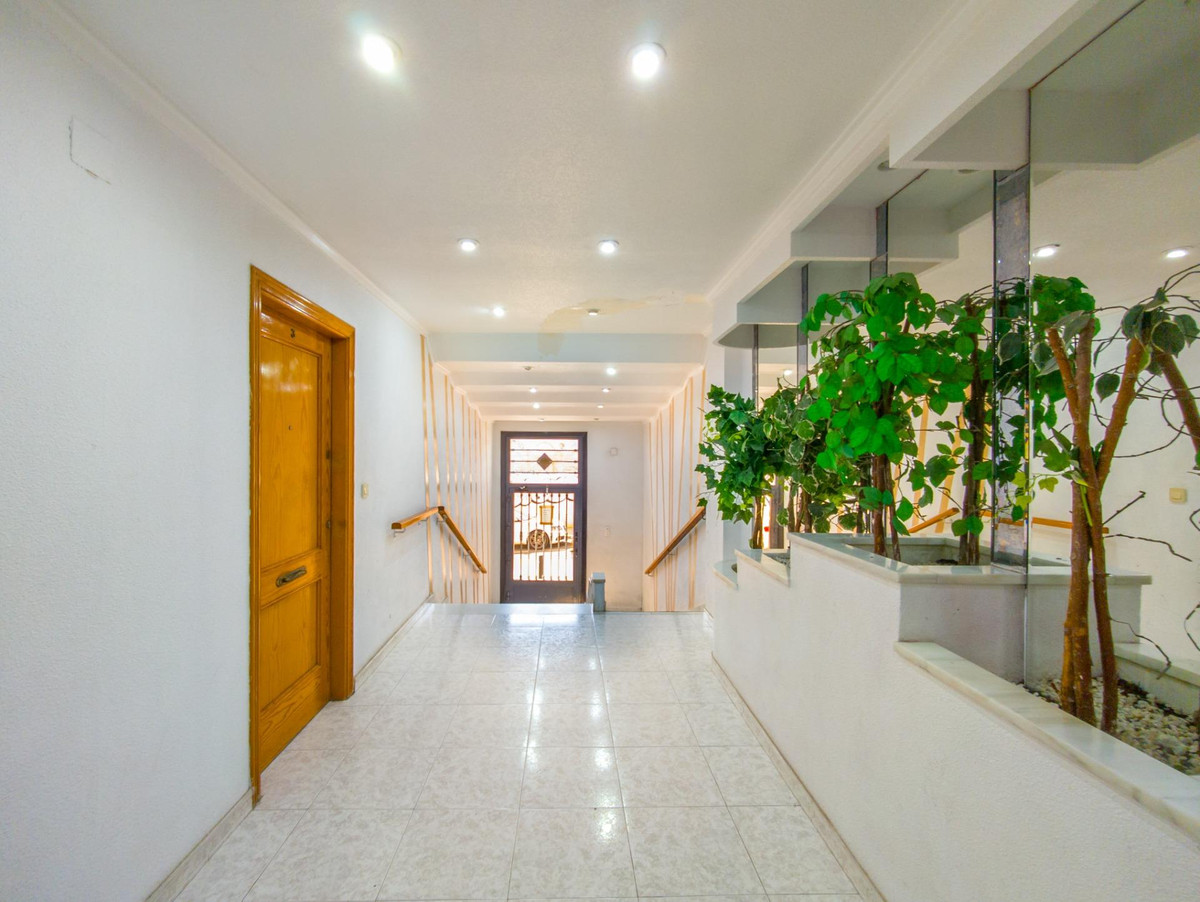 Se vende Apartamento Planta Media de 2 dormitorios en Costa Blanca, Alicante, España