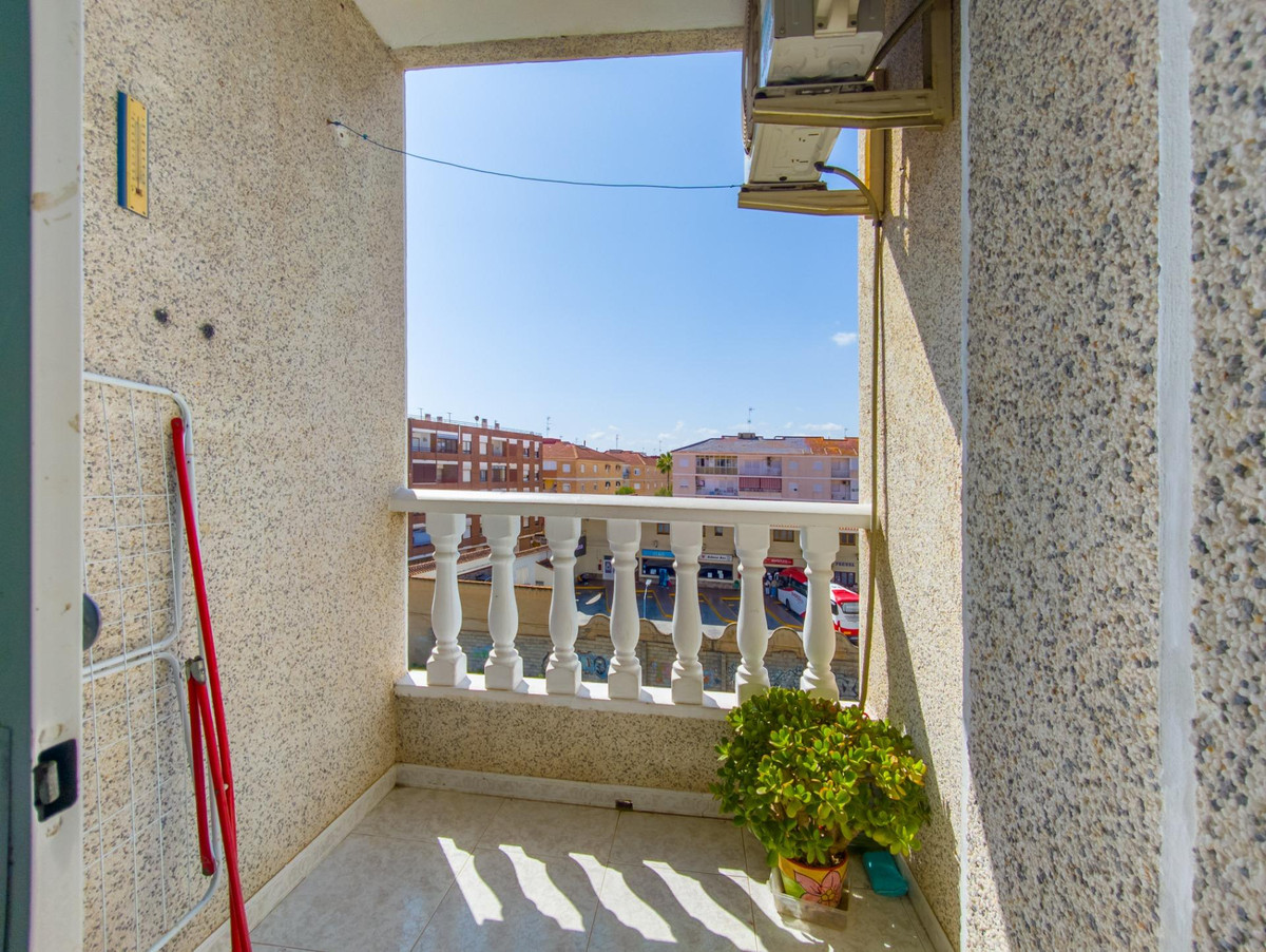 Se vende Apartamento Planta Media de 2 dormitorios en Costa Blanca, Alicante, España