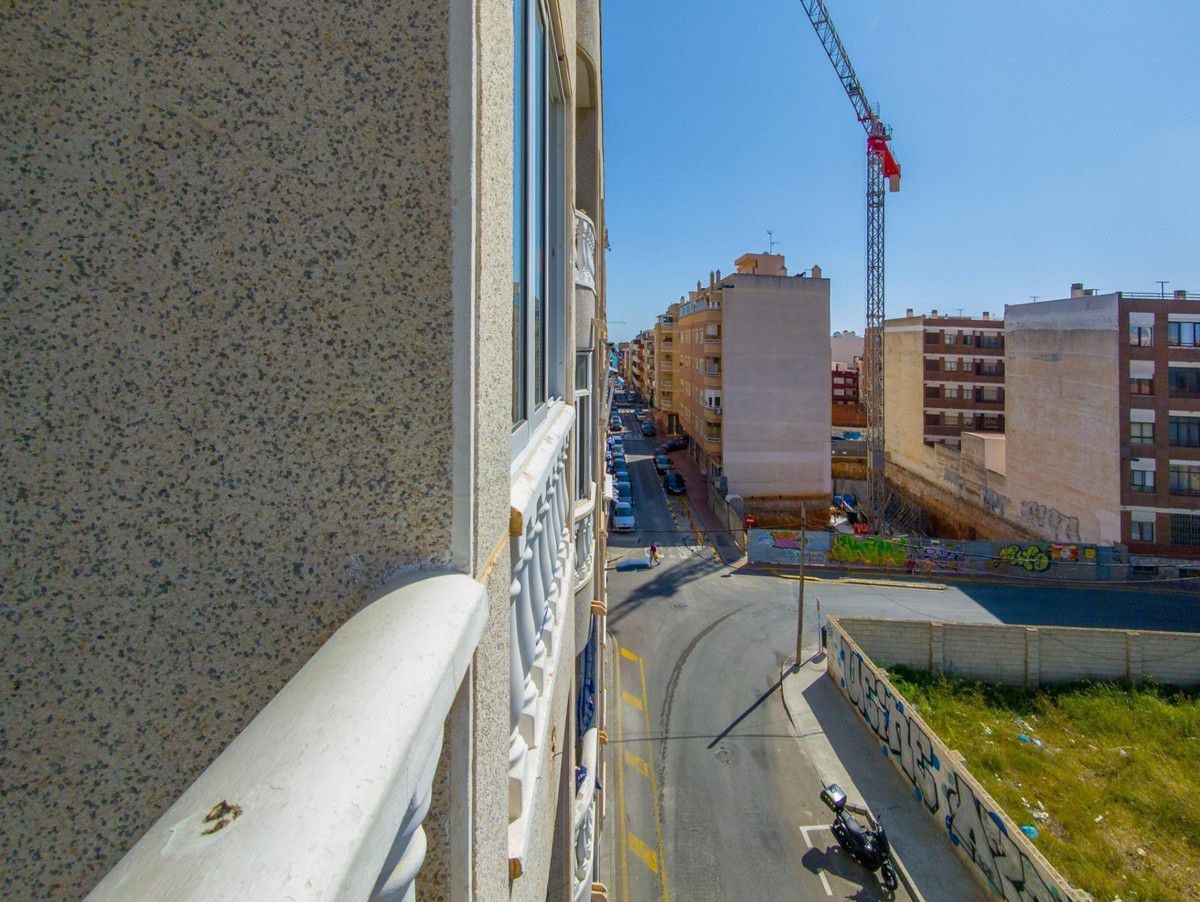 Se vende Apartamento Planta Media de 2 dormitorios en Costa Blanca, Alicante, España