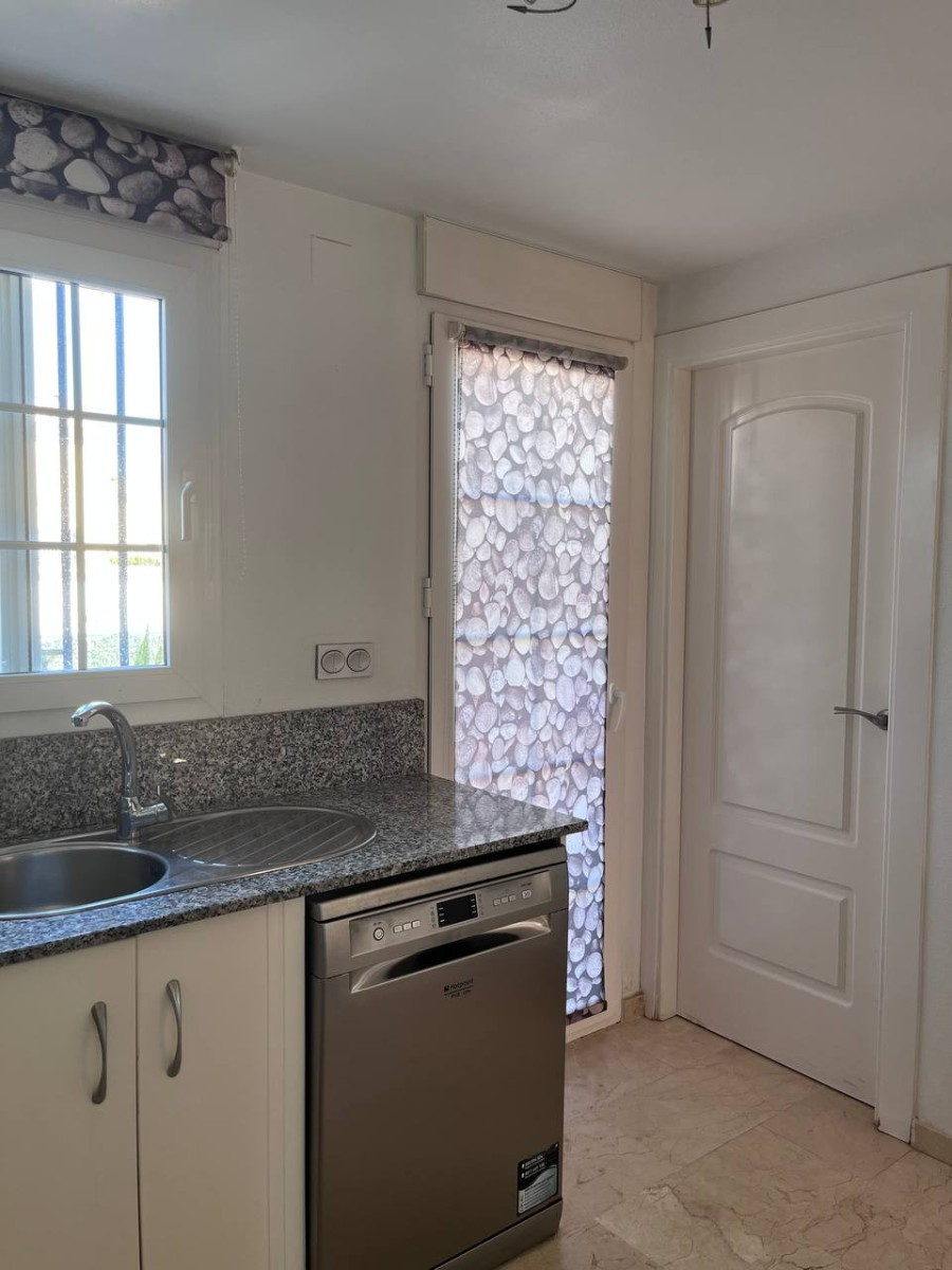 3 Bed Townhouse for sale in Urbanización El Raso Costa Blanca, Alicante, Spain