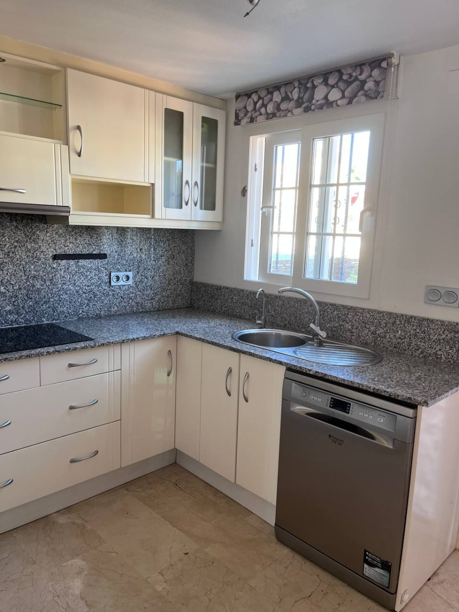 3 Bed Townhouse for sale in Urbanización El Raso Costa Blanca, Alicante, Spain
