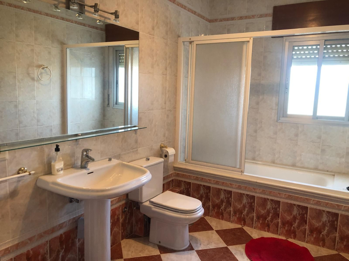 Se vende Adosada de 4 dormitorios en Costa Del Sol, Málaga, España