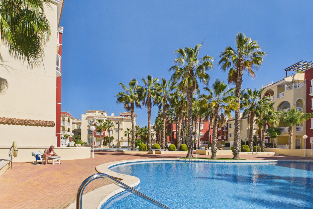 Se vende Apartamento Planta Media de 3 dormitorios en Costa Calida, Murcia, España