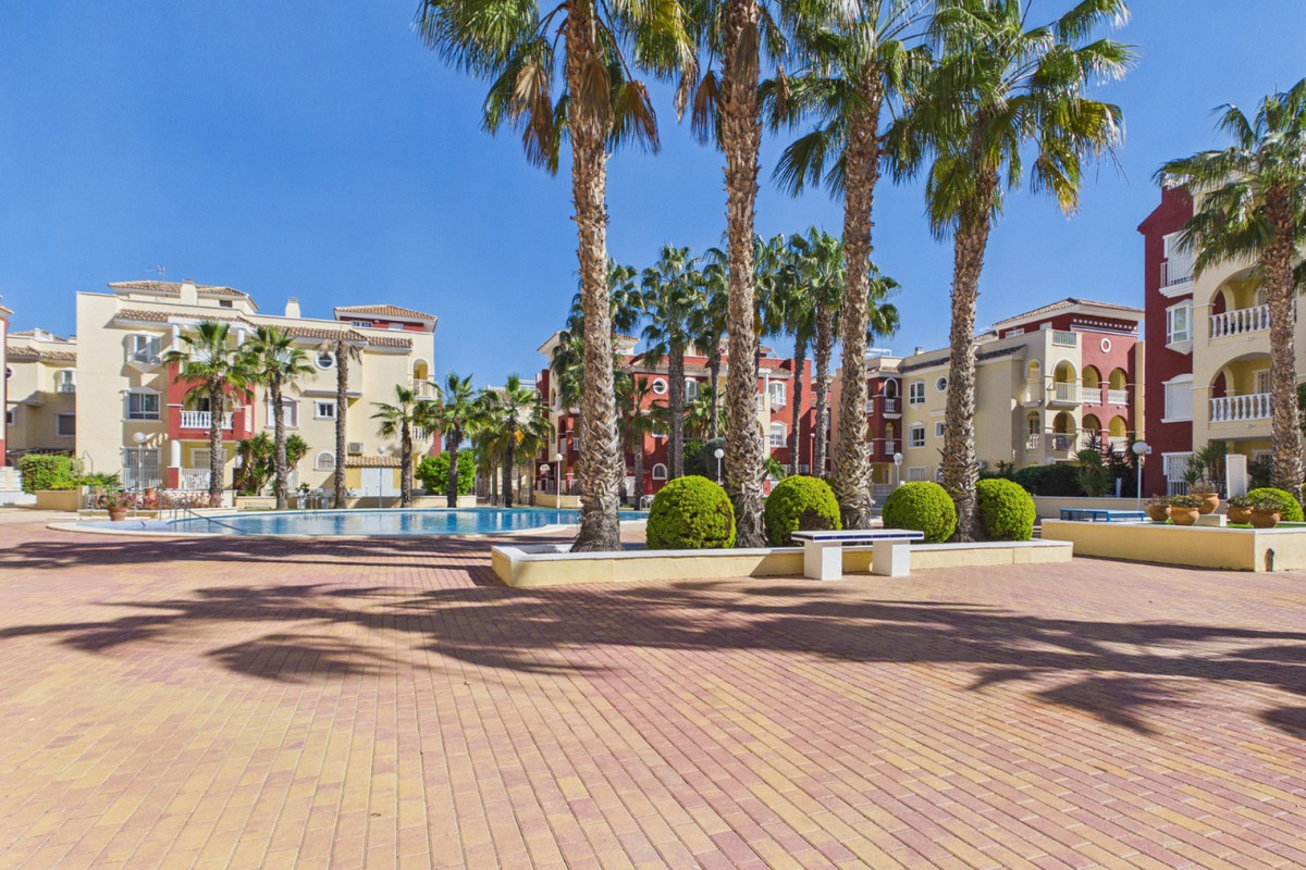 Se vende Apartamento Planta Media de 3 dormitorios en Costa Calida, Murcia, España