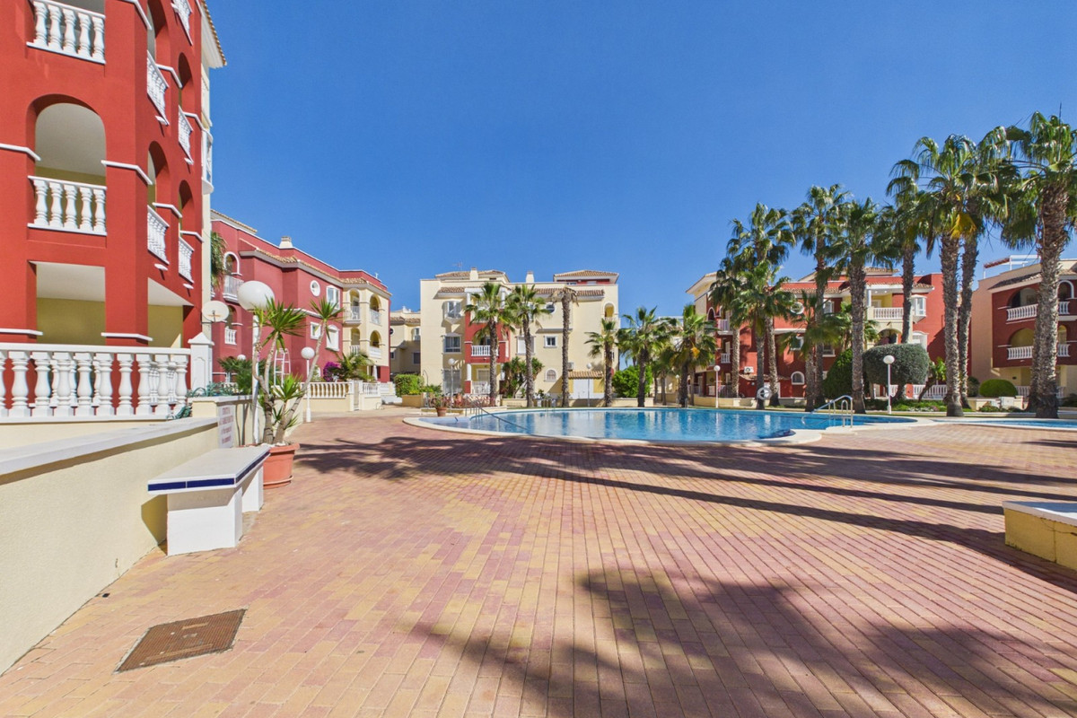 Se vende Apartamento Planta Media de 3 dormitorios en Costa Calida, Murcia, España