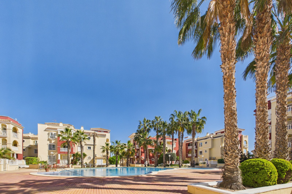 Se vende Apartamento Planta Media de 3 dormitorios en Costa Calida, Murcia, España