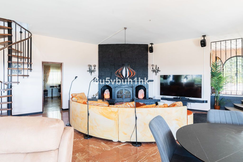 Se vende Villa - Chalet de 4 dormitorios en Costa Del Sol, Málaga, España